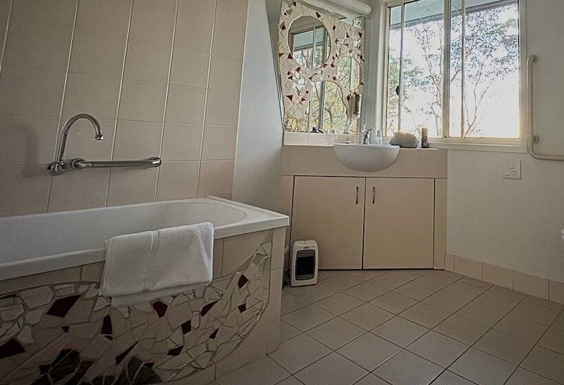 Bed and Breakfast Heaven In The Hills Retreat