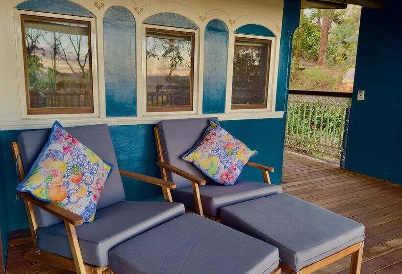 Bed and Breakfast Heaven In The Hills Retreat