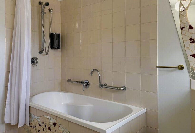 Bed and Breakfast Heaven In The Hills Retreat