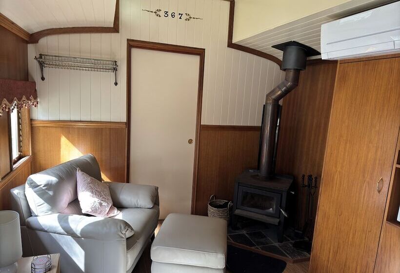 Bed and Breakfast Heaven In The Hills Retreat