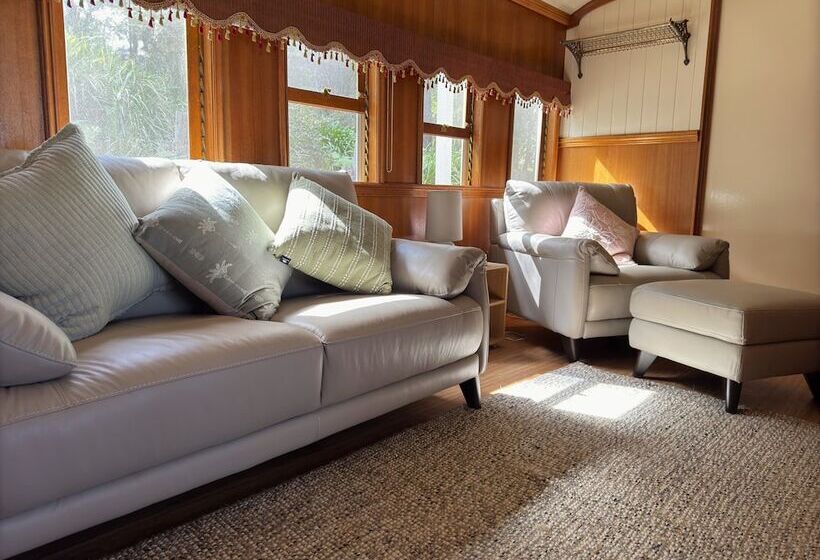 Bed and Breakfast Heaven In The Hills Retreat