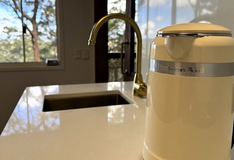 Bed and Breakfast Heaven In The Hills Retreat