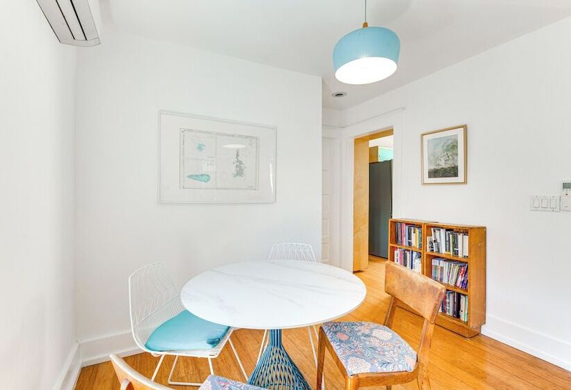 Bright & Mod Bungalow: 2 Mi To Downtown La!