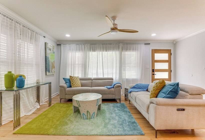 Chamblee Home W/ Fireplace Near Hospitals