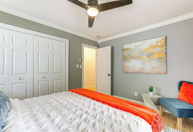 Chamblee Home W/ Fireplace Near Hospitals