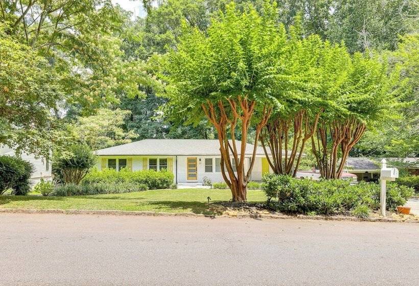 Chamblee Home W/ Fireplace Near Hospitals