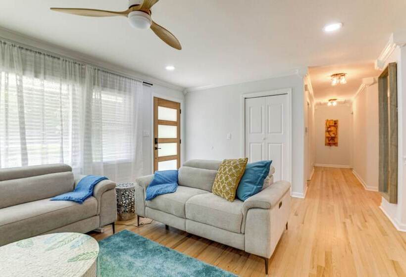 Chamblee Home W/ Fireplace Near Hospitals