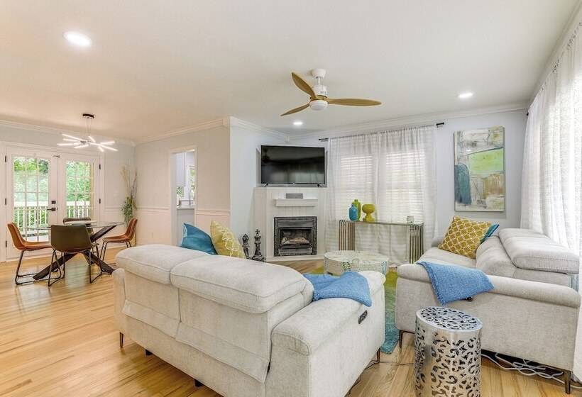 Chamblee Home W/ Fireplace Near Hospitals