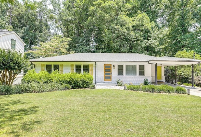 Chamblee Home W/ Fireplace Near Hospitals