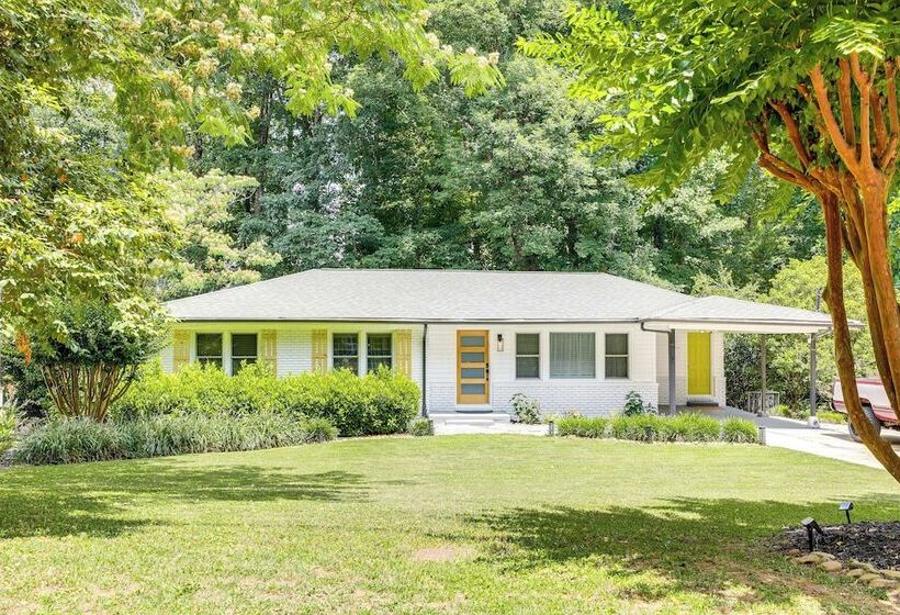 Chamblee Home W/ Fireplace Near Hospitals