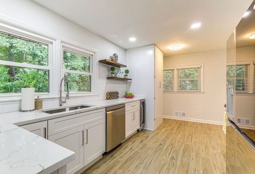 Chamblee Home W/ Fireplace Near Hospitals