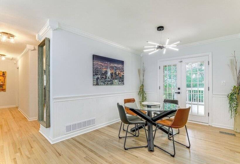 Chamblee Home W/ Fireplace Near Hospitals