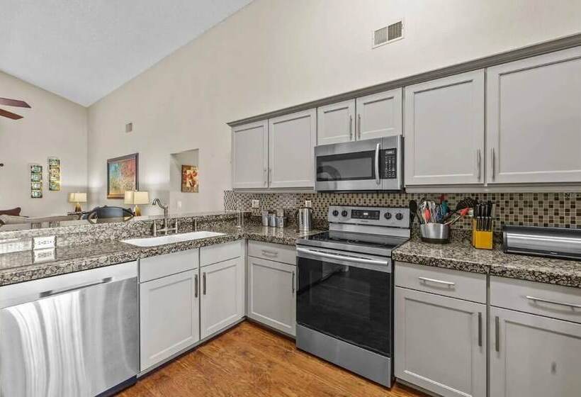 Enchanting House Few Min Away From The Parks 52