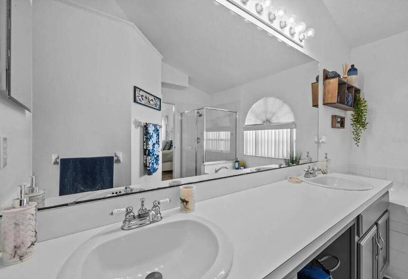 Enchanting House Few Min Away From The Parks 52