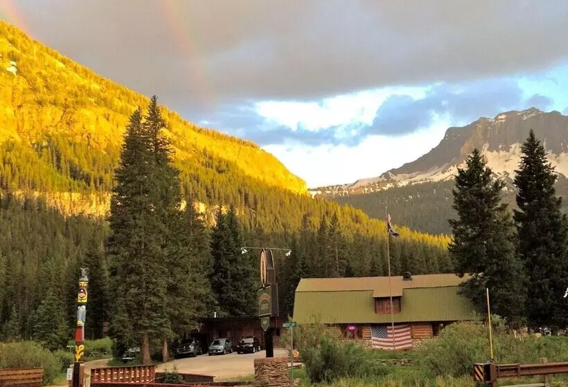 Hotelli Grizzly Lodge