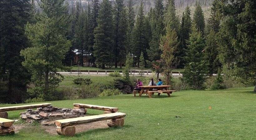 فندق Grizzly Lodge