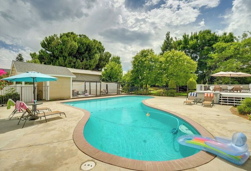 Modesto Mansion On 2 Acres Great For Families!
