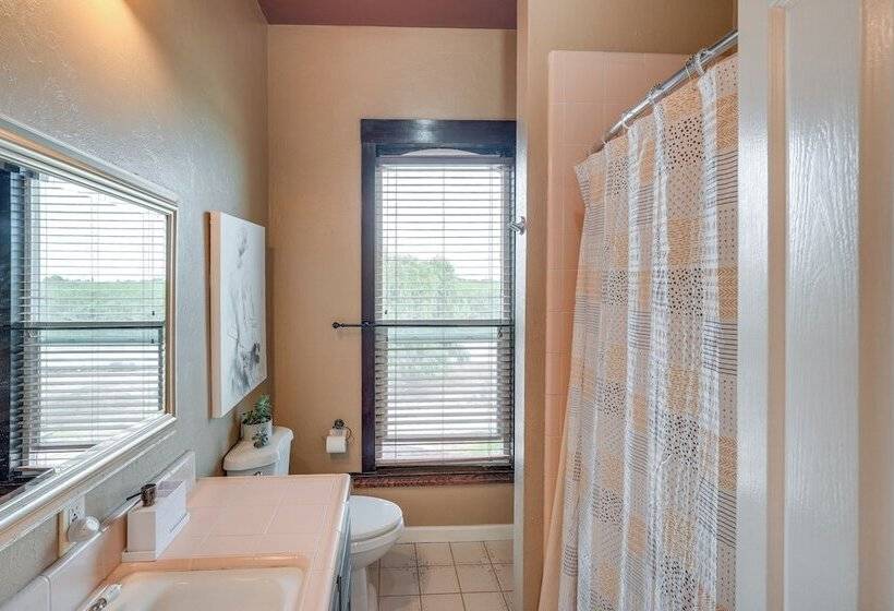 Modesto Mansion On 2 Acres Great For Families!