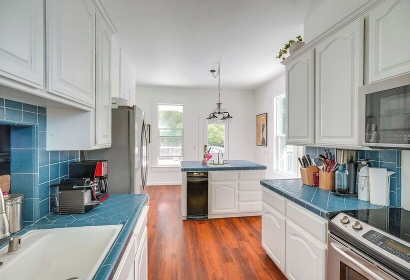 Modesto Mansion On 2 Acres Great For Families!