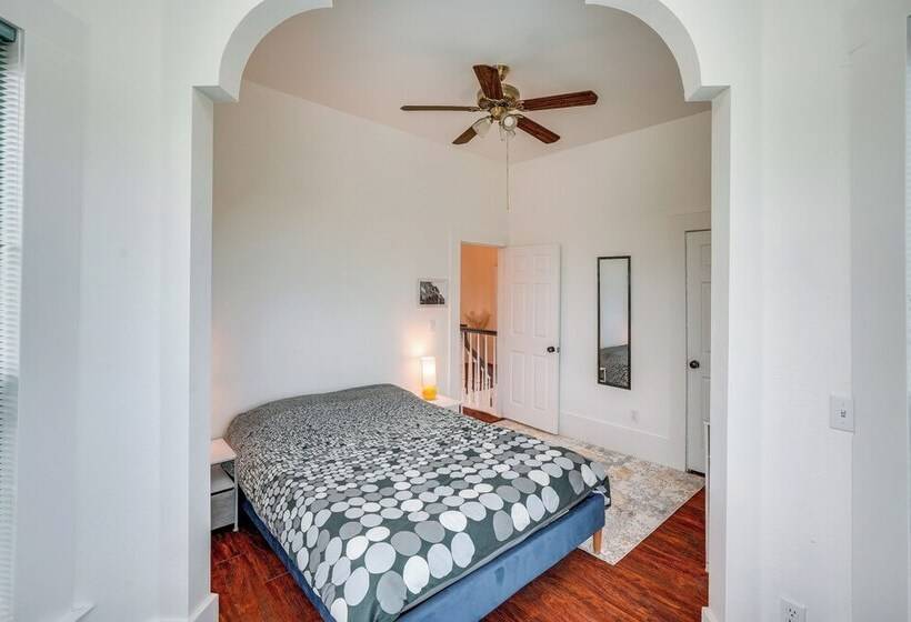 Modesto Mansion On 2 Acres Great For Families!