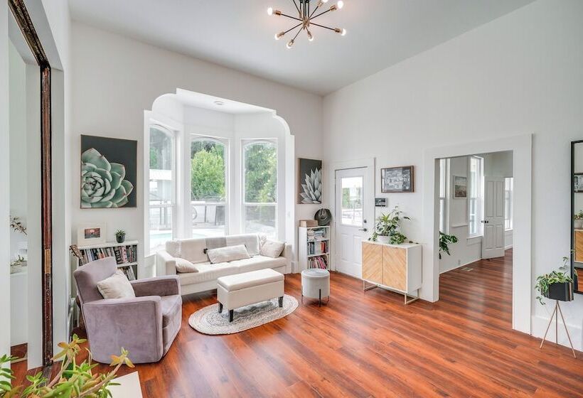 Modesto Mansion On 2 Acres Great For Families!