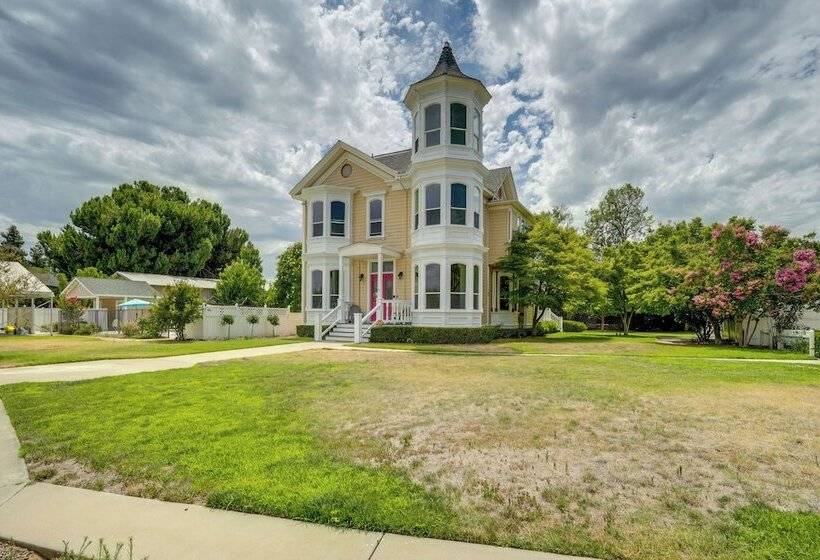 Modesto Mansion On 2 Acres Great For Families!