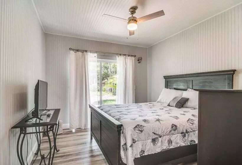 Pet Friendly Largo Duplex W/ Patio!