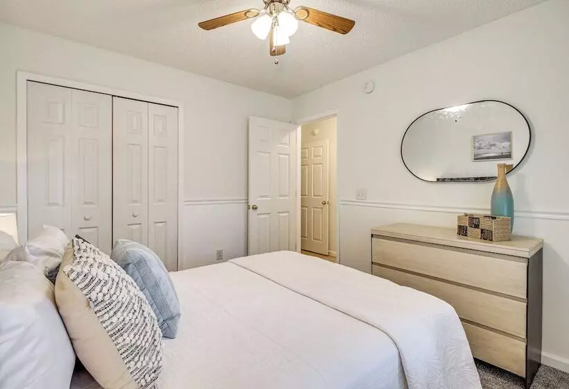 Pet Friendly Savannah Home W/ Cozy Fireplace!