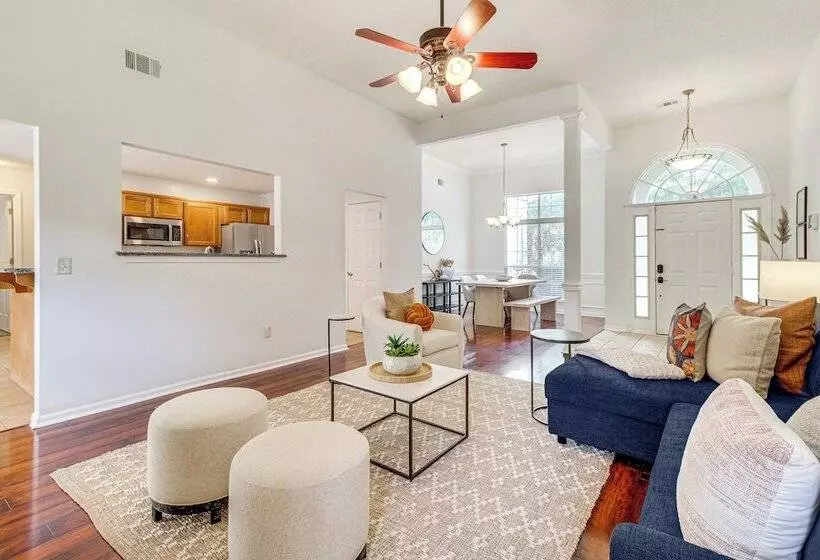 Pet Friendly Savannah Home W/ Cozy Fireplace!