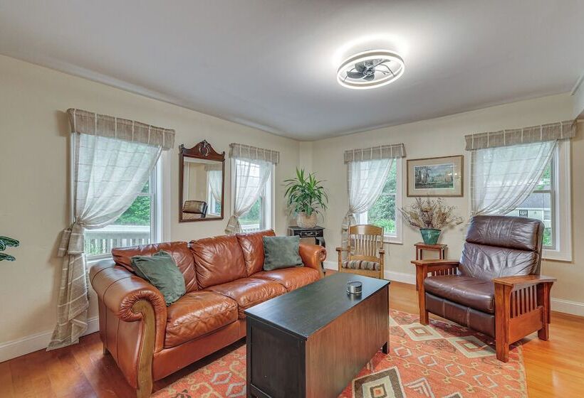 Quintessential New England Home W/ Patio & Grill!