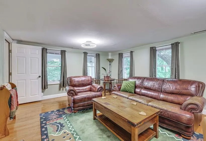 Quintessential New England Home W/ Patio & Grill!