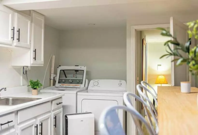 Arcade, Sports Bar, Deck Living, Fire Pit, Near The Lake! Sasa By Avantstay