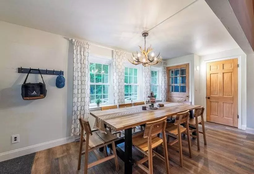 Arcade, Sports Bar, Deck Living, Fire Pit, Near The Lake! Sasa By Avantstay