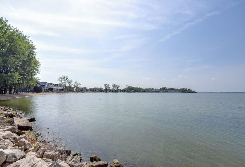 Lakeside Marblehead Home W/ Screened Patio!