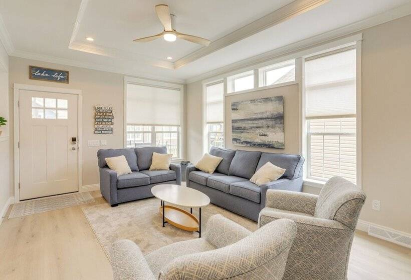 Lakeside Marblehead Home W/ Screened Patio!