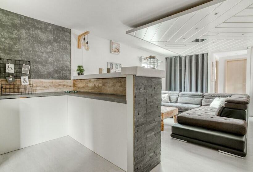 Swanky Cottage In Saasenheim With Balcony