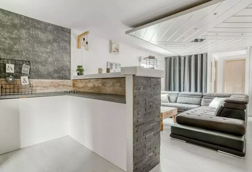 Swanky Cottage In Saasenheim With Balcony