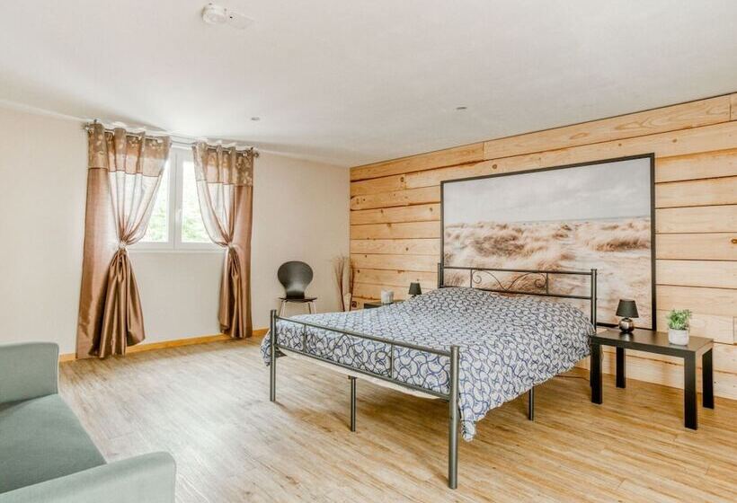 Swanky Cottage In Saasenheim With Balcony