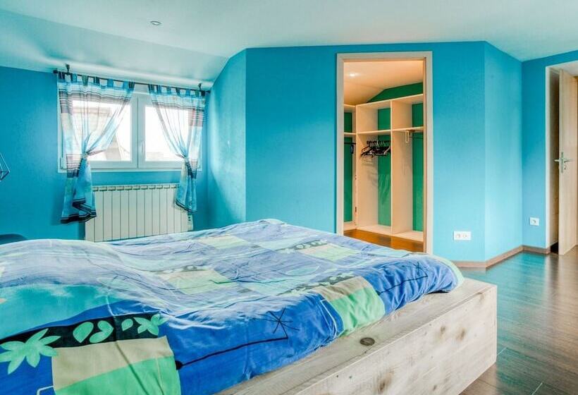 Swanky Cottage In Saasenheim With Balcony