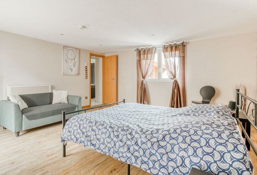 Swanky Cottage In Saasenheim With Balcony