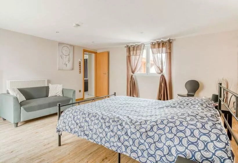 Swanky Cottage In Saasenheim With Balcony