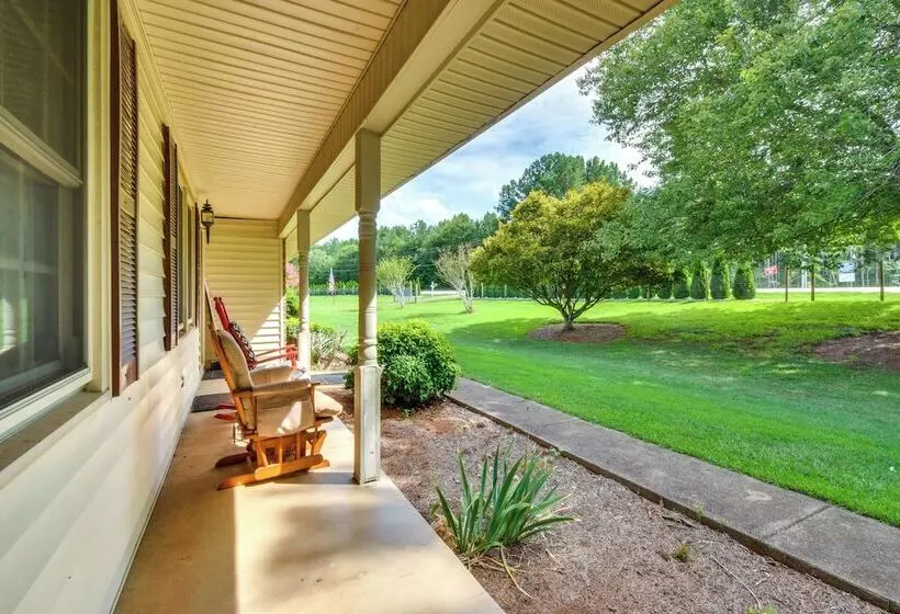 West Union Home W/ Saltwater Pool On 2 Acres!