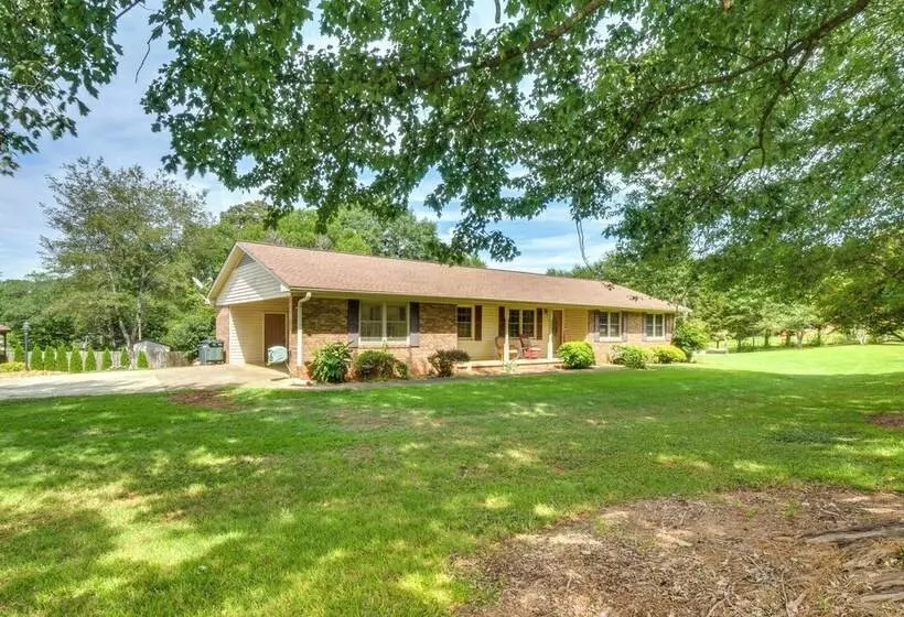 West Union Home W/ Saltwater Pool On 2 Acres!