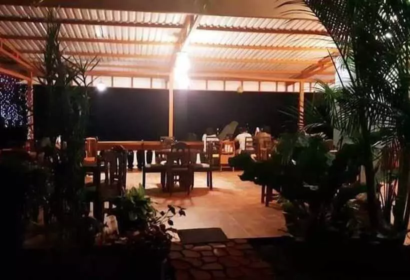 Aamiaismajoitus (B&B) Ocean And Forest View Manolo Cabins