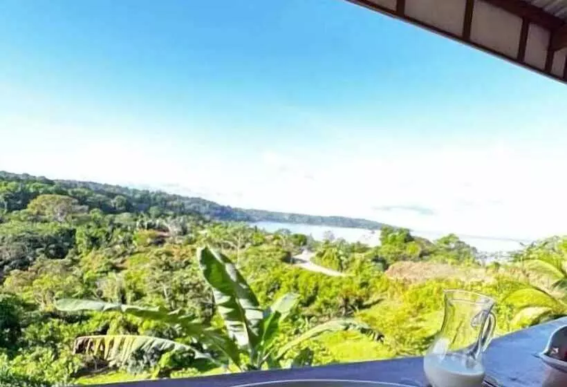 Aamiaismajoitus (B&B) Ocean And Forest View Manolo Cabins