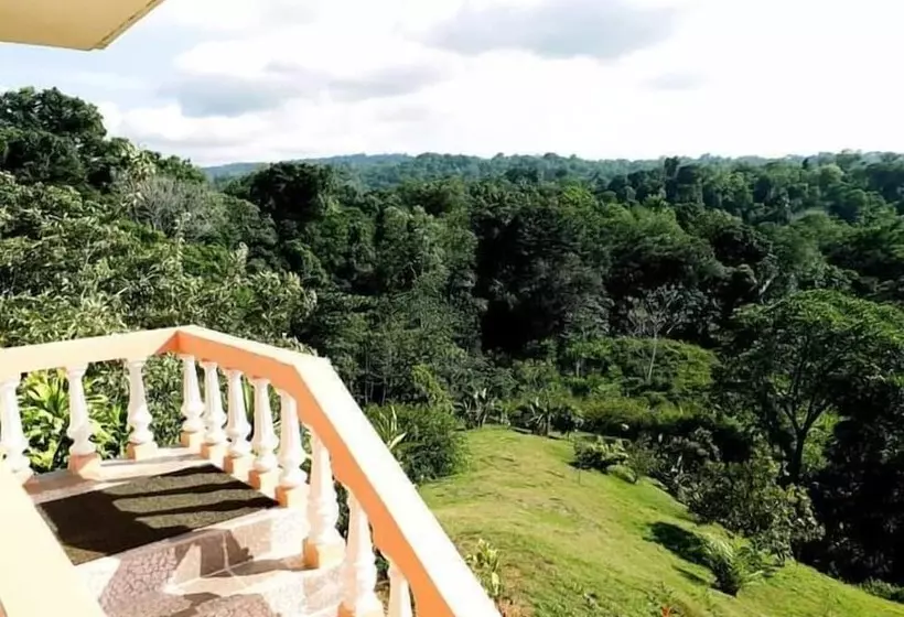 Aamiaismajoitus (B&B) Ocean And Forest View Manolo Cabins