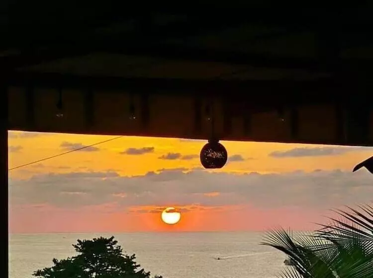 Aamiaismajoitus (B&B) Ocean And Forest View Manolo Cabins