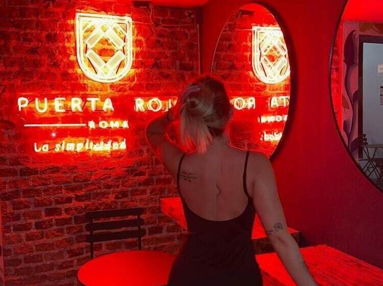 민박 Puerta Roja Rome