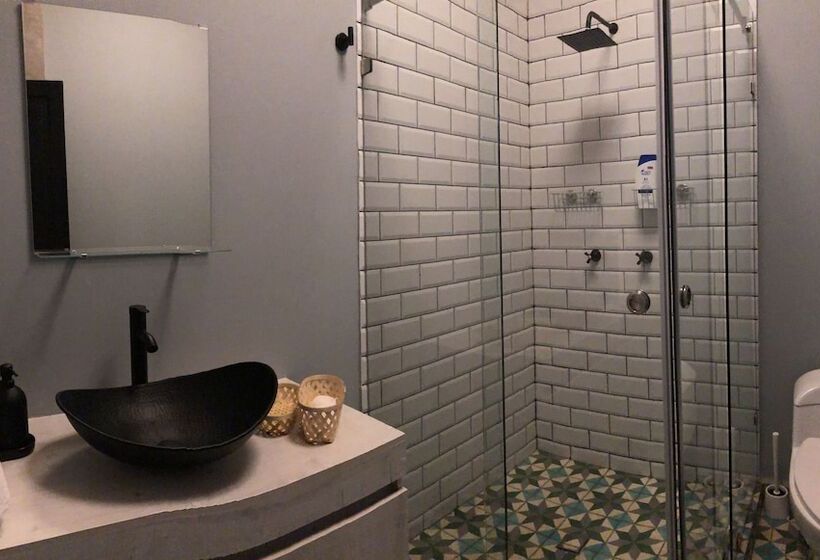 민박 Puerta Roja Rome