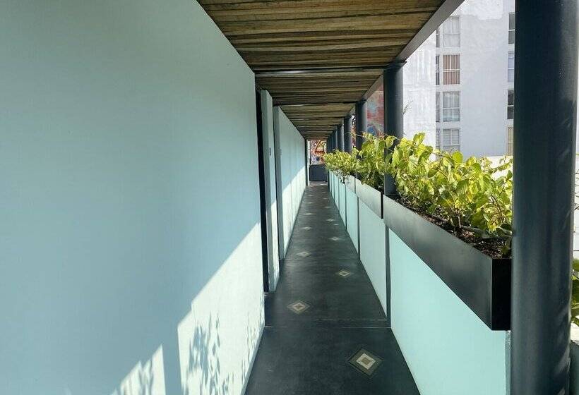 민박 Puerta Roja Rome